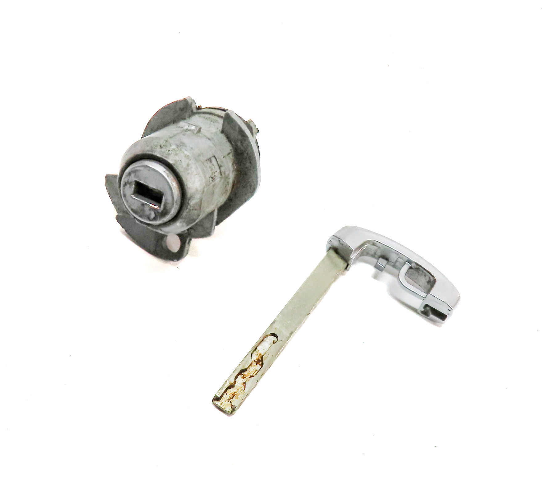 2014 BMW 640XI GRAN COUPE (F06) FRONT DRIVER DOOR HANDLE LOCK CYLINDER w/ KEY — exact item pictured